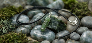 Collar con Colgante de Aventurina Verde Natural de Doble Punta en Forma de Lápiz, Envuelto en Alambre, Joyería de Piedra Preciosa de Cuarzo con Energía Curativa - Product Image 3