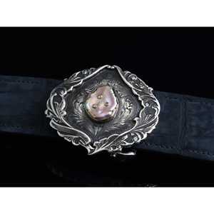 Ceinture Harmony Pearl pour boucle Attache élégante en métal rehaussée de perles pour le confort et le style - Product Image 2