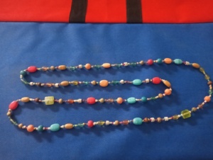 Collar de cuentas de semillas trenzadas multicolor hecho a medida con cadena ajustable rosa, naranja y beige. Ideal para bodas - Product Image 6