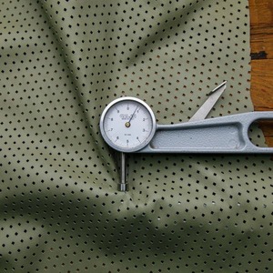 Cuir perforé vert olive disponible en 1 à 22 pieds carrés pour les produits en cuir personnalisés - Product Image 2