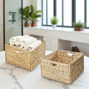 ISLA Lot de 2 Paniers de Rangement Carrés en Jacinthe Tressés à la Main, Pliables, Organisateurs Polyvalents avec Poignées Intégrées, Vente en Gros OEM - Product Image 2