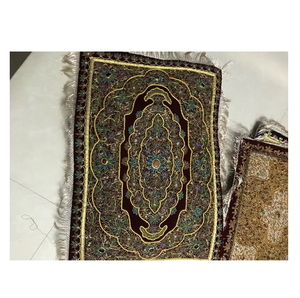 Tapis bijou décoratif avec fil Zari Idéal pour les thèmes du patrimoine, les intérieurs de maison et les occasions de cadeaux - Product Image 2