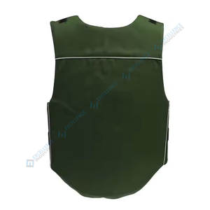Veste d'équitation de protection avec maille respirante et fermeture sécurisée pour le confort de la sécurité du cavalier - Product Image 6