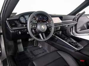 OCCASION 2024 pour 911 Carrera Coupé Volant à Gauche Propulsion Arrière Automatique Intérieur Cuir Foncé Pneus R20 Toit Ouvrant - Product Image 6