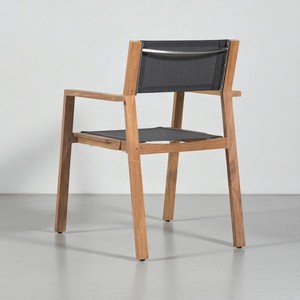 Chaise de salle à manger en bois de teck empilable pour une sylviculture durable avec des sièges de patio confortables pour la détente et les repas à la plage de l'hôtel - Product Image 5