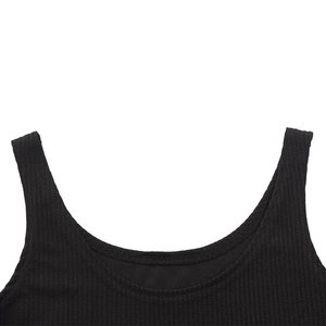 Ensemble Leggings courts + soutien-gorge de sport croisé Survêtement de gymnastique pour femmes - Product Image 2