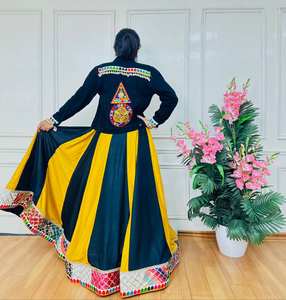 Rehaussez votre style Navratri avec notre Lehenga en rayonne pure unie exquise et notre veste en jean Gamthi finement brodée - Product Image 5