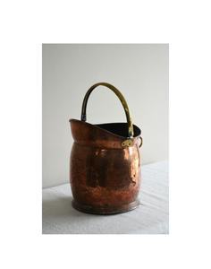 Classic shaped <b>copper</b> <b>coal</b> <b>scuttle</b> bucket with sturdy handle for everyday fireside <b>coal</b> or wood storage use - Product Image 3
