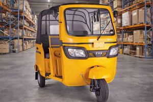 Triciclo Eléctrico TVS King con Reversa, 48V 501-800W, Carrocería Cerrada, 3 Pasajeros, Color Personalizado, Motor sin Escobillas, Pantalla LCD, 90km/h - Product Image 2