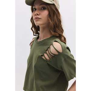 เสื้อครอปท็อปผู้หญิง แขนเฉียง สไตล์ลำลอง คอผูกโบว์ ผ้าฝ้าย 100% ระบายอากาศได้ดี ตกแต่งเพชร มีไซส์เดียว XXS - Product Image 3