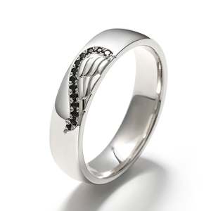 Bague pour homme Jeulia en argent sterling plaqué or rose avec gravure d'ailes d'ange - Product Image 4