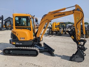 รถขุดขนาดเล็ก Hyundai Robex 35Z-9A รุ่นใหม่ ปี 2023 ได้รับการรับรองแล้ว พร้อมเครื่องยนต์ Yanmar ประสิทธิภาพสูง และชิ้นส่วนไฮดรอลิก KYB - Product Image 3