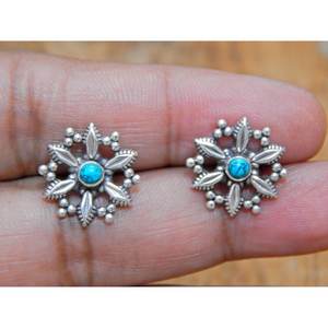 Boucles d'oreilles en argent sterling 925 de style vintage Turquoise Goujons de fleurs délicates avec pierre précieuse turquoise véritable - Product Image 5