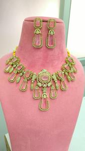 ชุดสร้อยคอคุณภาพพรีเมียม ดีไซน์สวยงาม งานประณีตหรูหรา เหมาะสำหรับงานแต่งงาน งานเฉลิมฉลอง และงานปาร์ตี้ มีหลายสีให้เลือก - Product Image 4