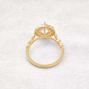 Bague de mariage la plus vendue 1.50 CT coussin et cluster Halo coupe carrée originale Moissanite bague en diamant - Product Image 3