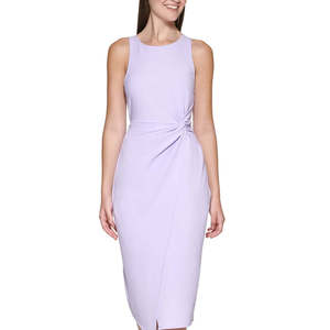 Robe fourreau en crêpe scuba violette grande taille pour femme GUESS, avec torsion devant, idéale pour les cocktails - Product Image 2