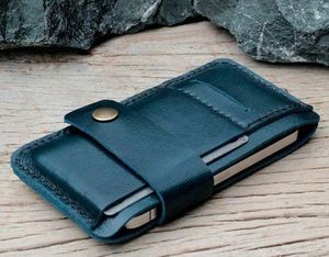 Portefeuille en cuir propre et élégant adapté aux hommes à la recherche d'un design minimal avec une capacité de stockage de cartes maximale - Product Image 2