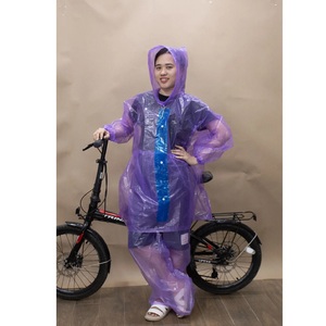 Veste imperméable légère OEM et pantalon Longueur à capuche 120cm PE réutilisable Facile à utiliser Vêtements de pluie pour vélo pour une personne du Vietnam - Product Image 5