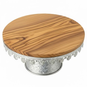 Chariot de service à 3 niveaux en fer style ferme avec poignées en bois et finition dorée pour la cuisine, la maison ou l'hôtel - Product Image 5