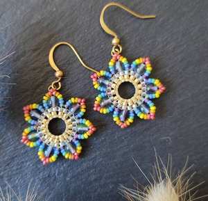 Boucles d'oreilles et boucles d'oreilles en perles de couleur rouge foncé, bleu et or, boucles d'oreilles en perles pour femmes, bijoux de fête festifs au meilleur prix, boucles d'oreilles en perles - Product Image 6