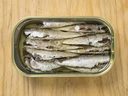 Sardines en conserve TITUS à l'huile végétale 125g, boîte rouge, poisson en conserve, procédé de conservation des fruits de mer, variété de sardines en conserve à l'huile - Product Image 2