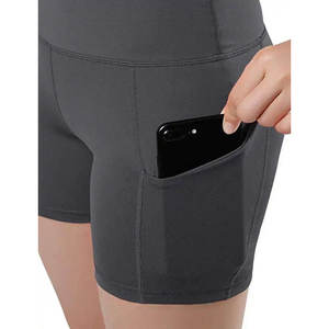 Shorts de compresión para mujer, diseñados para fitness, con capas transpirables y un diseño estable que brinda un movimiento cómodo y constante. - Product Image 1