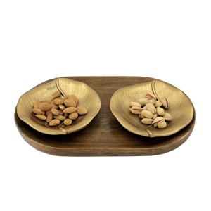 Bol à fruits secs en laiton élégant avec plateau en bois, design intemporel qui ne se démode jamais malgré les tendances changeantes - Product Image 1