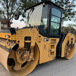 Compacteur vibrant à double tambour Caterpillar CB64B d'occasion, poids de travail 12 tonnes, compacteur de construction d'origine japonaise - Product Image 3