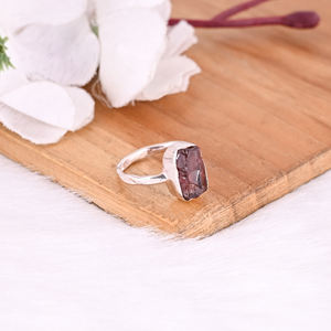 Anillo apilable de piedras preciosas en bruto granate de plata maciza 925, joyería hecha a mano, anillo delicado, joyería personalizada, joyería fina - Product Image 2