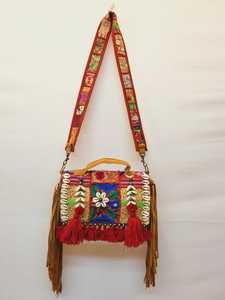 Bolso Banjara de retales ligero con cierre abierto y decoración bordada, función plegable - Product Image 5