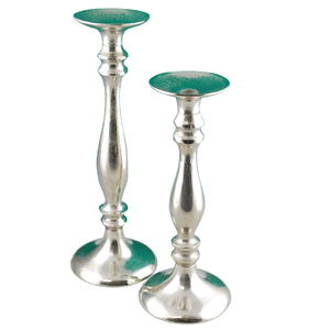 Bougeoir de pilier décoratif antique argenté pour la décoration de la maison Bougeoir fait main en aluminium plaqué argent au design unique - Product Image 1