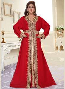 ผ้าจอร์เจียอิสลามปักสีแดงพร้อมฮิญาบกันแดด - Product Image 2