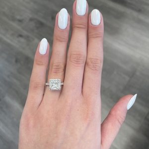 Elegante princesa Halo anillo de compromiso Moissanite 10K oro boda joyería Halo anillo OEM ODM proveedor de fábrica al por mayor - Product Image 2