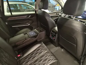 TONK V00 SUV 2023 Turbo Automático con Asientos de Cuero, Llantas de Aleación R18, Portaequipajes, 5 Asientos, Techo Panorámico y Luces LED - Product Image 5