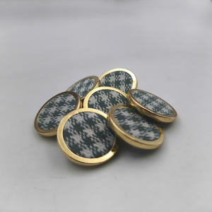 Nouveau produit de luxe Bouton en aluminium recouvert de tissu à rayures vertes et blanches 32L avec bordure en bronze - Product Image 3