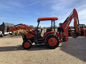 Dependable Kubota M62 Utility Tractor Designed <b>for</b> Land Improvement Drainage Work and Commercial Property Services Easy Function - Product Image 6