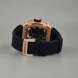 Reloj de Lujo Premium con Incrustaciones de Moissanita en Oro Rosa, Diseño de Calavera, Correa de Goma Negra, Estilo Hip Hop, Personalizable - Product Image 4