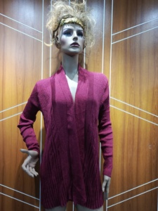 เสื้อสเวตเตอร์ถักคาร์ดิแกนสำหรับผู้หญิงขนาดใหญ่เสื้อสเวตเตอร์คอวีแบบลำลองมีกระดุมตกแต่งด้านหน้าสีทึบเปิดทำจากบังคลาเทศ - Product Image 4