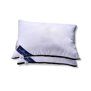 Fournitures d'hôtel Oreiller cervical en coton compressible OEM ODM Vietnam Usine Nouveau design Tissu à rayures Vente en gros directe en vrac - Product Image 3