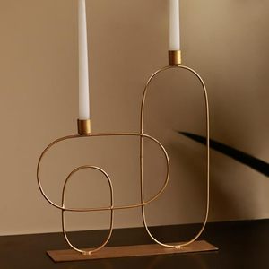 Support de bougie pour la décoration de la maison, bougeoir en métal de qualité supérieure, parfait pour rehausser l'ambiance de tout espace de vie élégant - Product Image 3