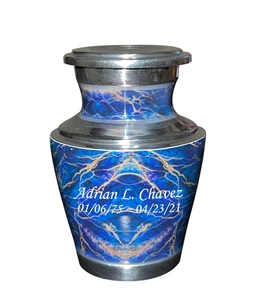 Urna de cremación para cenizas humanas Urna funeraria de metal con acabado personalizado con bolsa de terciopelo (recuerdo azul) - Product Image 1