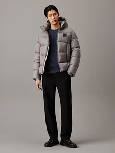Veste matelassée à capuche pour homme en toile légère de haute qualité avec poches zippées à la taille, design écologique pour l'hiver - Product Image 5