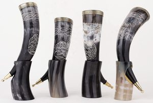 Corne à boire viking en corne de buffle naturelle polie avec support en fer et corne à vin, artisanat naturel - Product Image 2