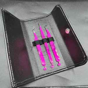 Pinzas profesionales para extensión de pestañas con empuñadura de diamante de acero inoxidable japonés de color rosa fuerte, pinzas para pestañas con logotipo personalizado, Punta puntiaguda - Product Image 6