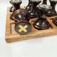 Jeu de Tic-Tac-Toe Moderne 2025 Écologique et Durable, Pièces en Résine Style Antique, Artisanat en Bois Fait Main pour Enfants et Adultes, Unique