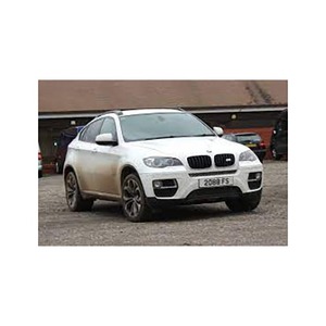 Véhicule concept haute performance BMW AWD avec pneus R15 Sièges en cuir Mélange unique de durabilité - Product Image 1