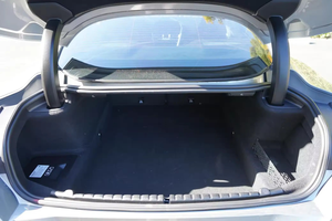 Coupé M8 Competition 2024 Usado en Excelentes Condiciones, 250/300 CV, Motor V8 Twin Turbo, Tracción en las Cuatro Ruedas, Paquete M Competition, Volante a la Izquierda, Cuero, Auto Usado en Venta - Product Image 5