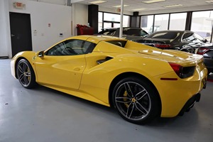 Ferrari 488 Spider Convertible 2018, Certificado, Limpio y en Buen Estado, Motor Turbo de 8L, Neumáticos R17/R20, Asientos de Cuero, Ligero, para Paseos - Product Image 4