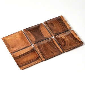 Ensemble d'assiettes de service en bois triangulaire plats en bois d'acacia naturel pour divers repas servant - Product Image 3