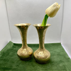 Fabricant le plus vendu de Vases à fleurs en laiton de haute qualité pour la décoration de la maison Vase à fleurs et au sol fabriqué en Inde - Product Image 5